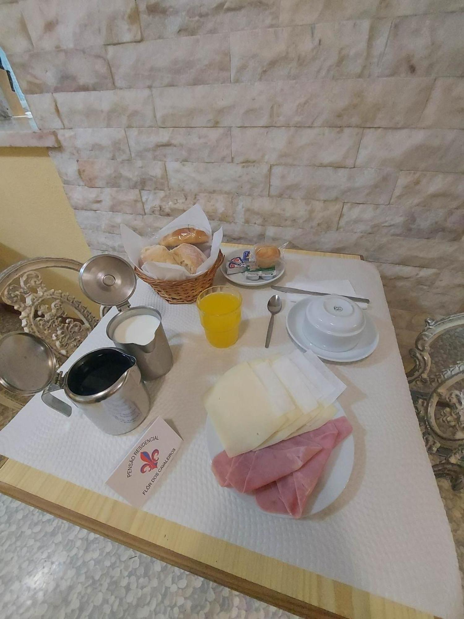 Pensao Residencial Flor Dos Cavaleiros Hotell Lisboa Exteriör bild